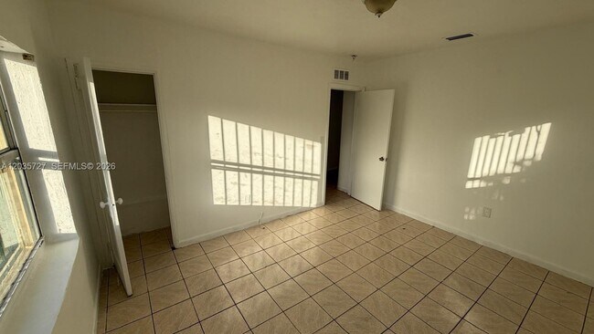 Building Photo - 6345 N Miami Ave