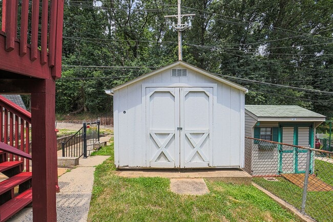Building Photo - 1154 Elm Rd