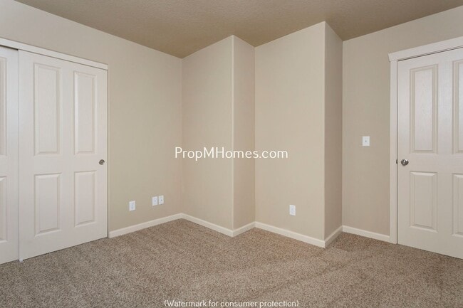 Building Photo - Charming Four Bedroom Home in Aloha on Quiet Cul-De-Sac!