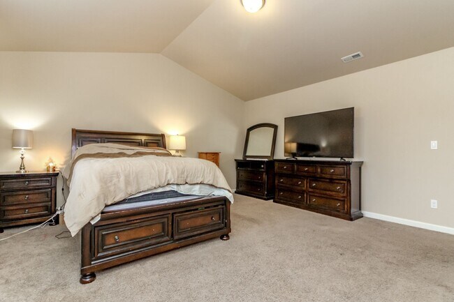 Building Photo - Beautiful Home in Highly Sought After Yelm...