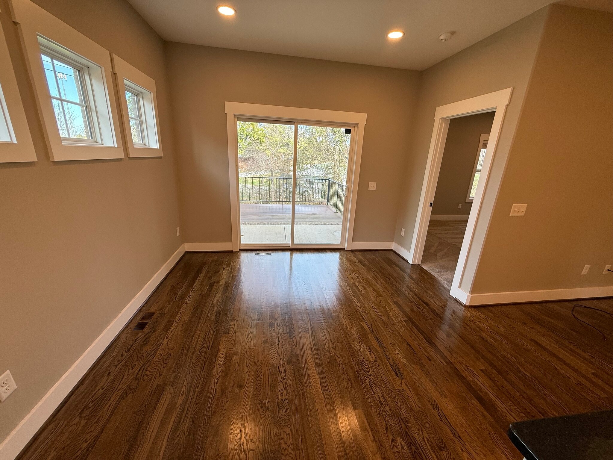 Building Photo - 1124 Cross Pointe Dr