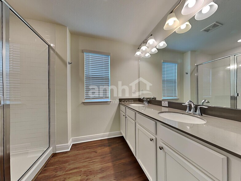 Building Photo - 20423 Calla Lily Dr