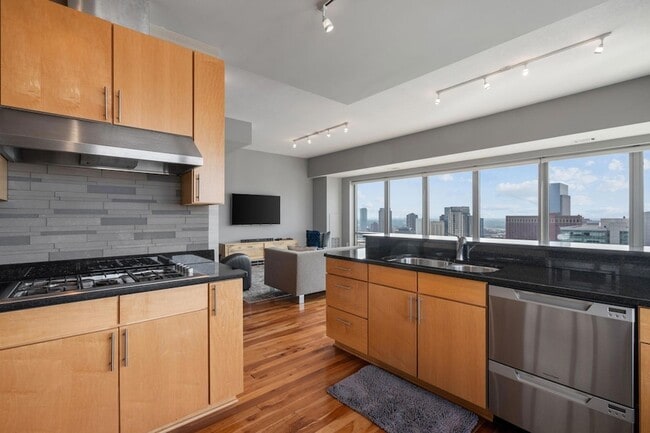 Building Photo - 929 Portland Ave