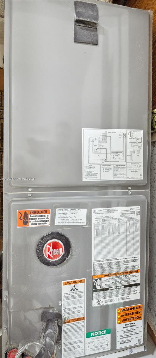 Building Photo - 140 Royal Palm Rd