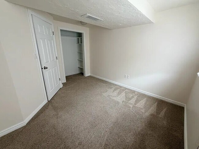 Building Photo - 14053 Lowe Peak Dr