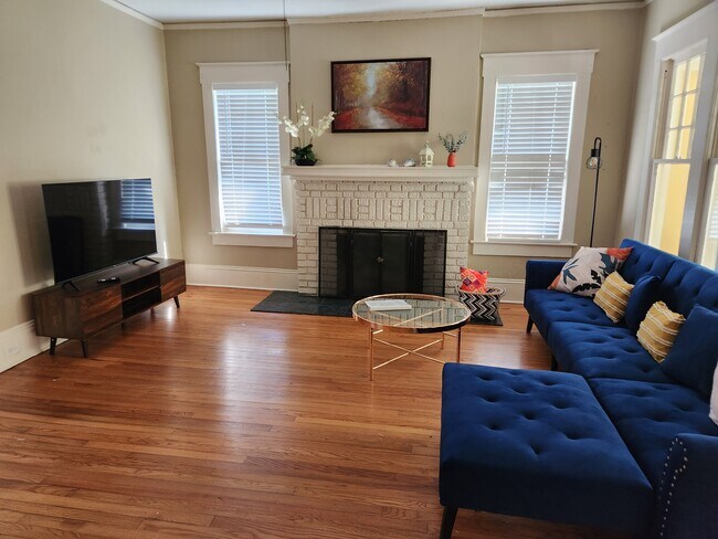 Building Photo - 2897 Sydney St