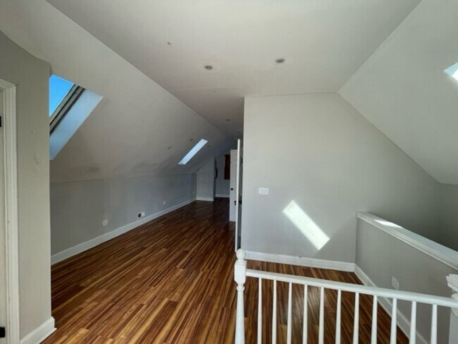 Building Photo - 2400-2402 S 6th St