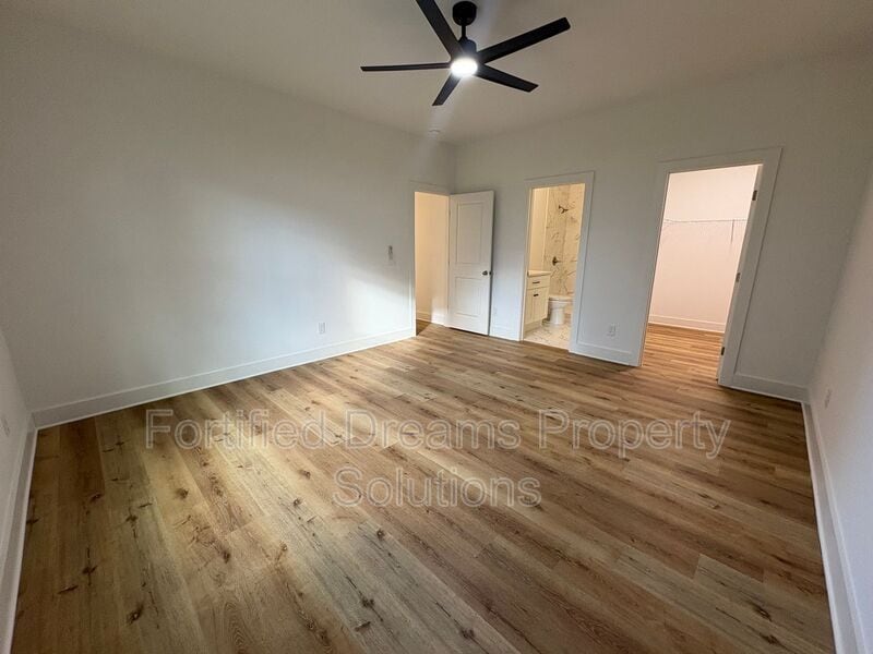 Building Photo - 3145 Chapel St