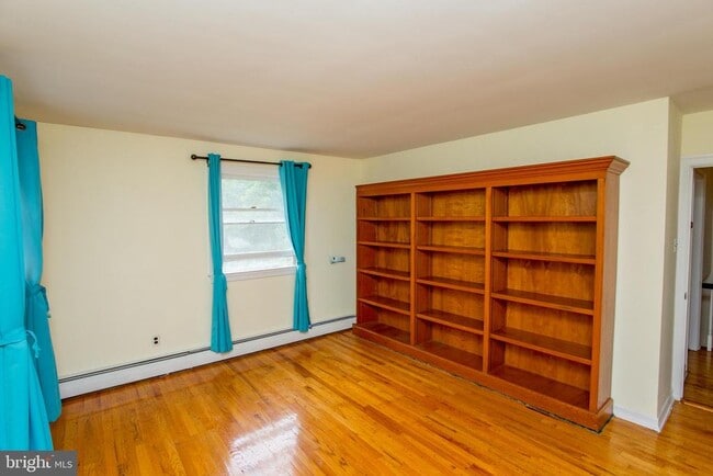 Building Photo - 415 New Rd