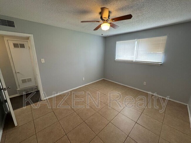 Building Photo - 151 N Belvedere Blvd