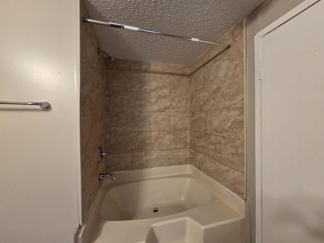 Building Photo - 2956 Lake Park Rd