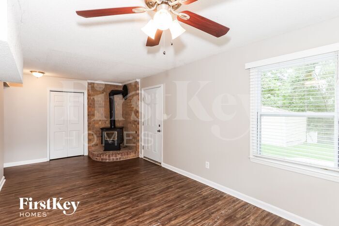 Building Photo - 1231 Springhill Rd