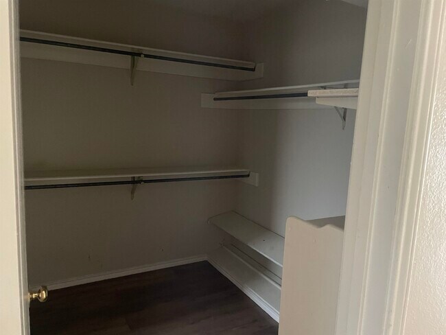 Building Photo - 100 W Village Blvd