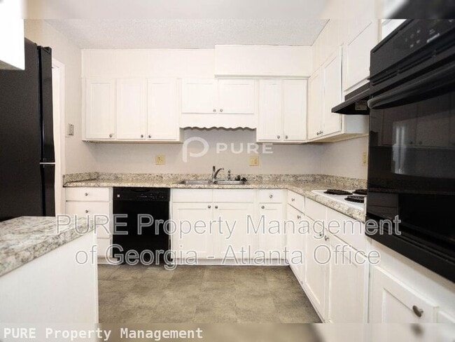 Building Photo - 772 Rogers Way SW