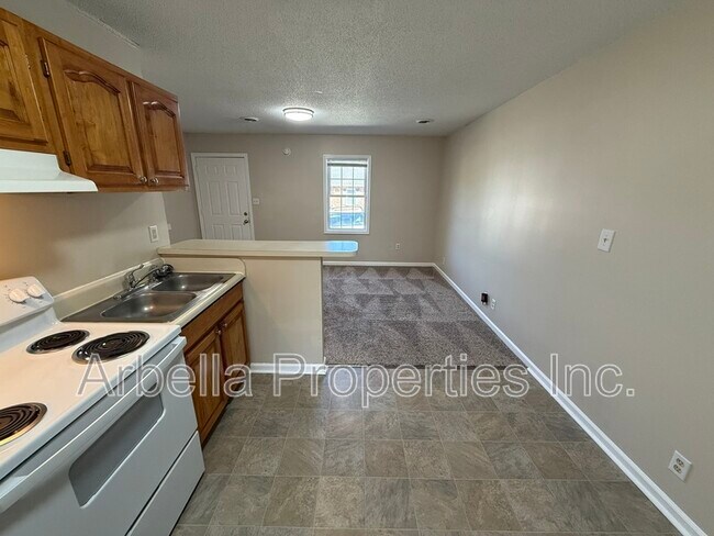 Building Photo - 1909 Cherokee Rd