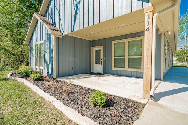 Building Photo - Available