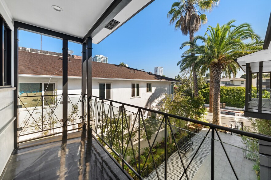 Building Photo - 1307 S Beverly Glen Blvd