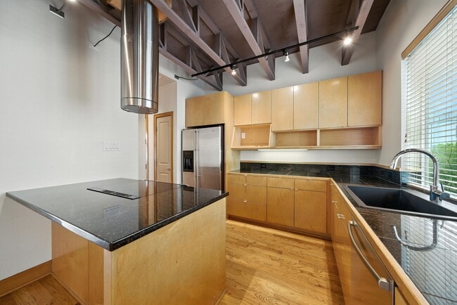 Building Photo - 1414 Rosewood St