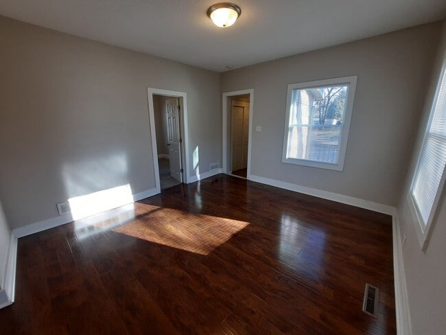 Building Photo - 3814 8th Pl