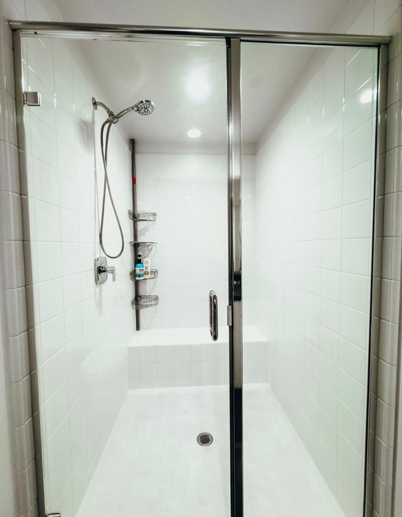 Shower - 2415 Calle Grandon