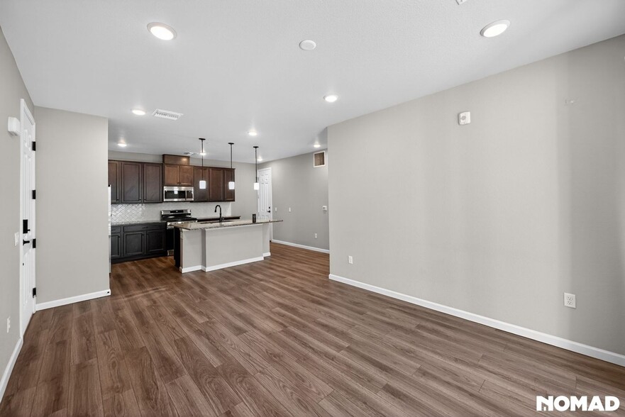 Building Photo - 6153 N Ceylon St