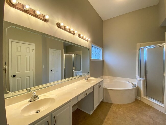Building Photo - 5 Bedrooms with Bonus, 4 Bath Near Riverda...
