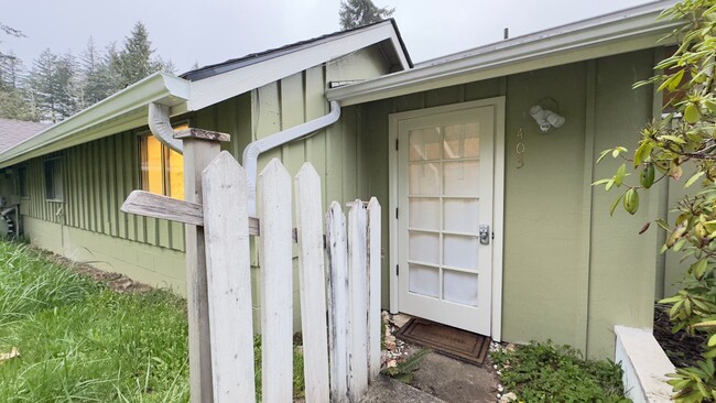 Building Photo - Lakefront One Bedroom on Westside Olympia ...