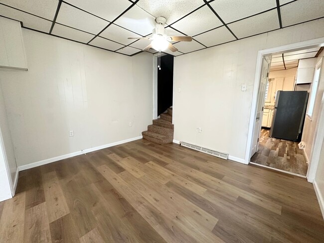 Building Photo - 1 Bedroom with Bonus Room in Lebanon!
