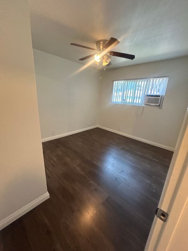 Building Photo - 1305 Garfield Ave