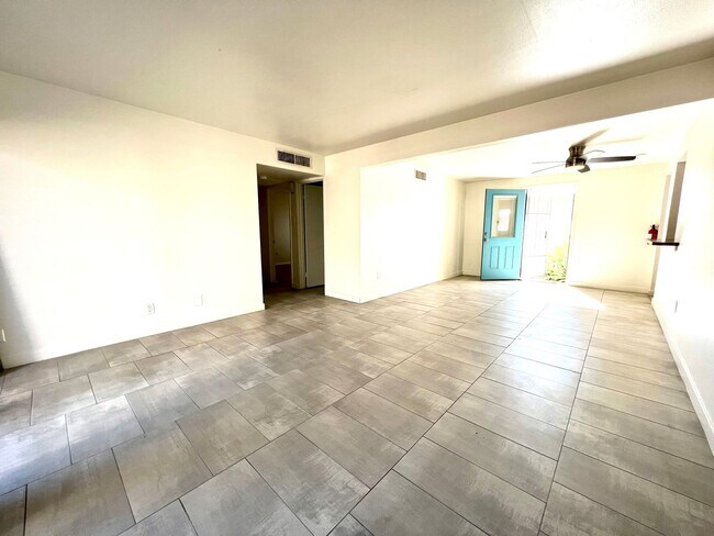 Building Photo - Arcadia-Biltmore area apartment -- MOVE IN...