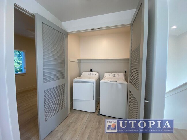 Building Photo - Newly Built 3Bd/2Ba Townhouse Style Home w...
