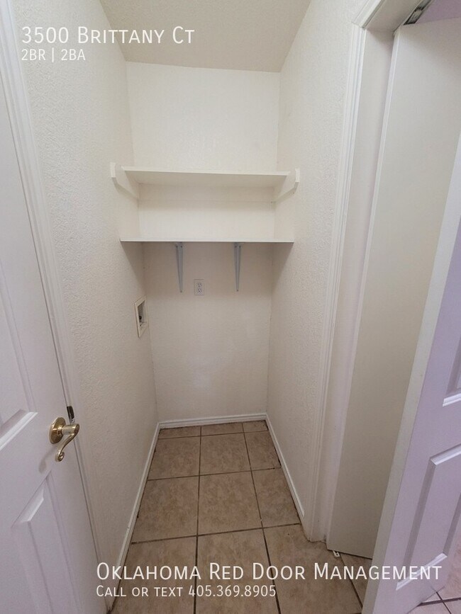 Building Photo - 3500 Brittany Ct