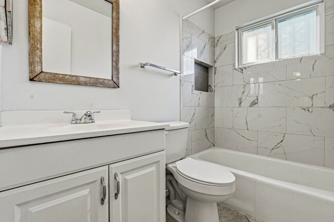 Building Photo - 10837 Gemstone St