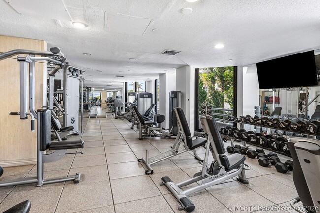 Building Photo - 1500 S Ocean Blvd