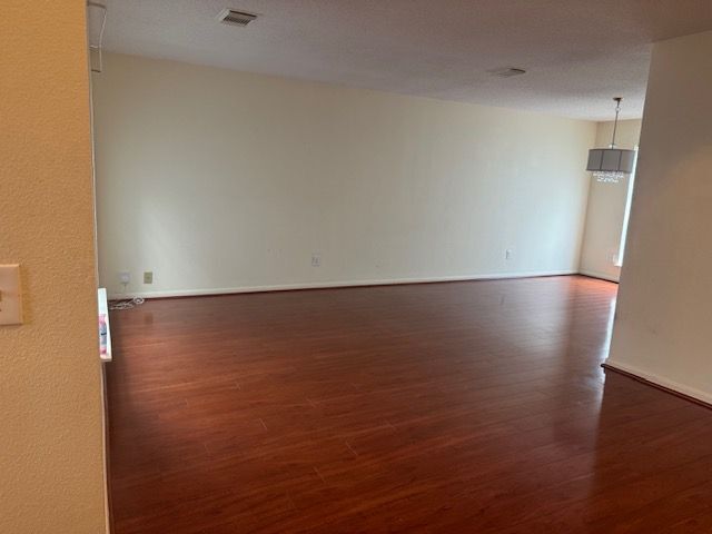 Building Photo - 9914 Cedaredge Dr