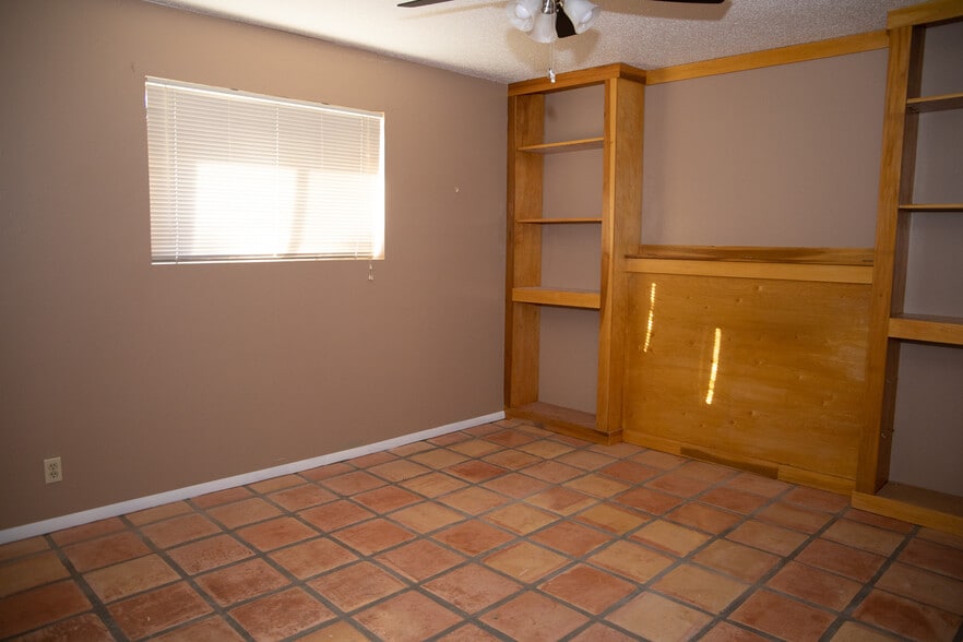 Master Bedroom - 1932 Arlington St