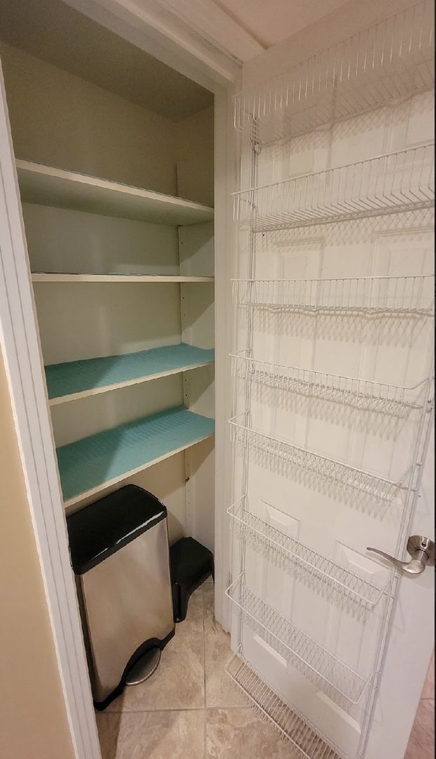 Building Photo - Views! Gorgeous, upgraded penthouse condo at The Breakers