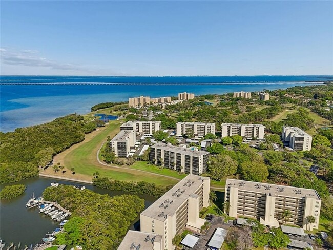 Building Photo - 900 Cove Cay Dr