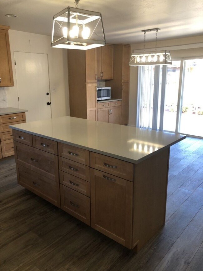 Building Photo - 3-Bed 2-Bath North Chico Residential