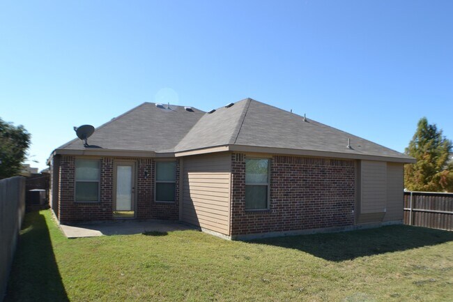Building Photo - 4036 Eric Dr