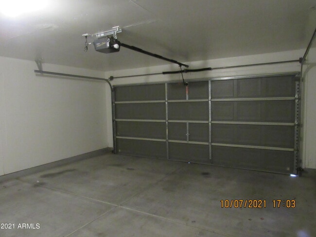 Building Photo - 2311 E Hazeltine Way