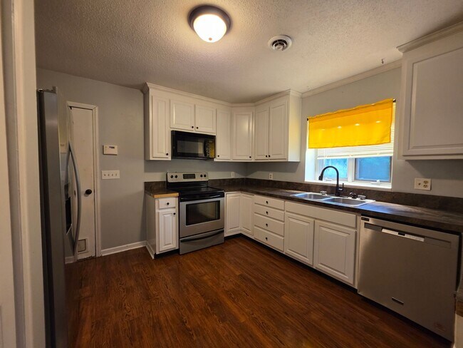 Building Photo - 109 Glencroft Rd