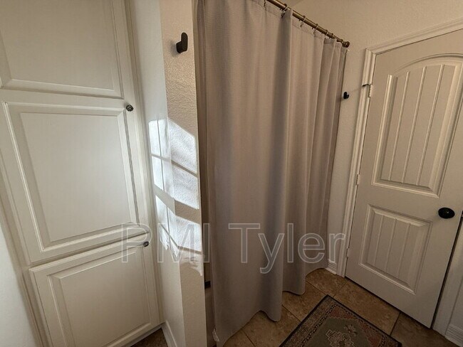 Building Photo - 15160 County Rd 1113