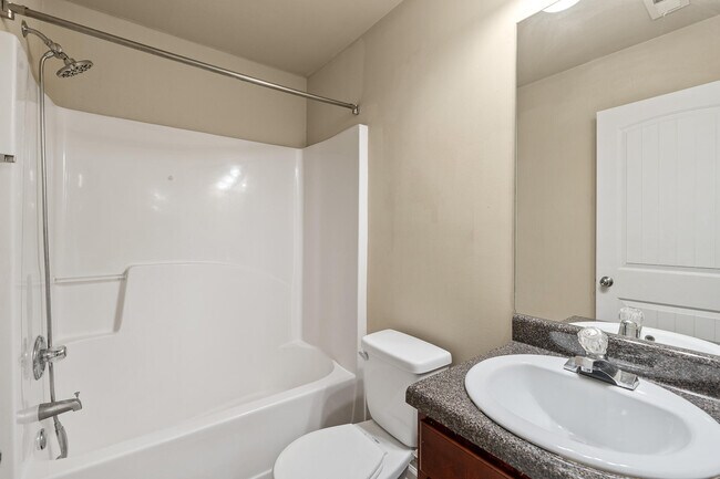 Building Photo - 1023 Iris Glen Dr