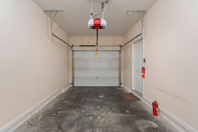 Building Photo - 10810 Carpenter Run Ln