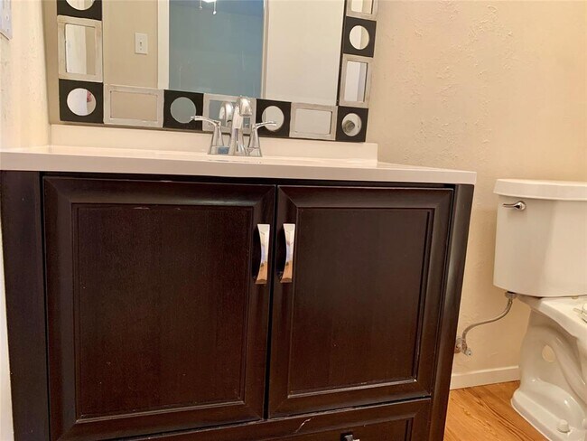 Building Photo - 22 N Wavy Oak Cir