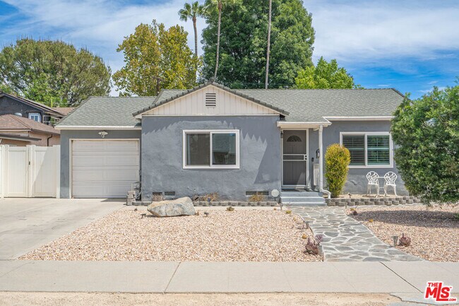 Building Photo - 7044 Garden Grove Ave