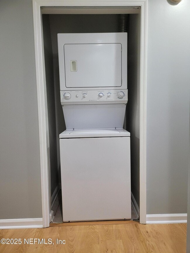 Building Photo - 1491 Fieldview Dr