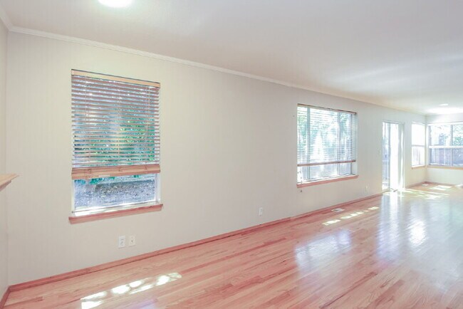 Building Photo - 25719 SE 37th St