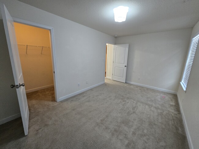 Building Photo - 4724 Bruce St